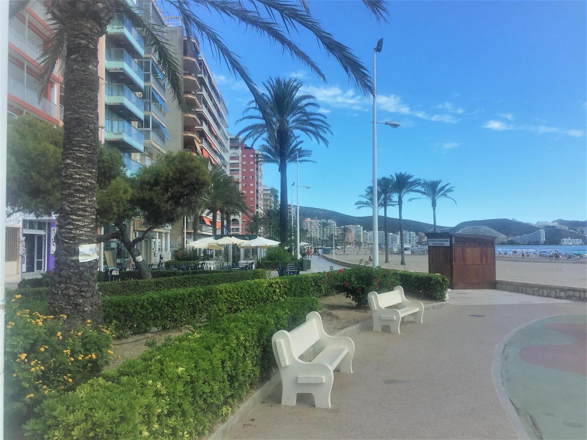 Beachfront And Cozy Cullera