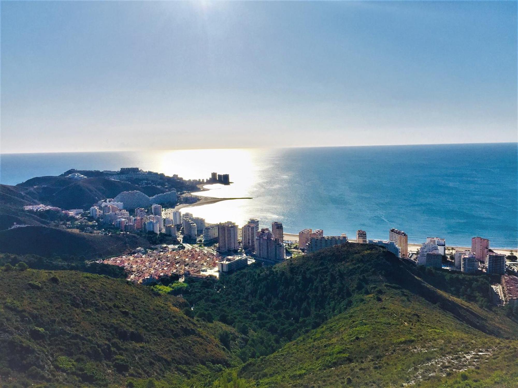 Beachfront And Cozy Cullera