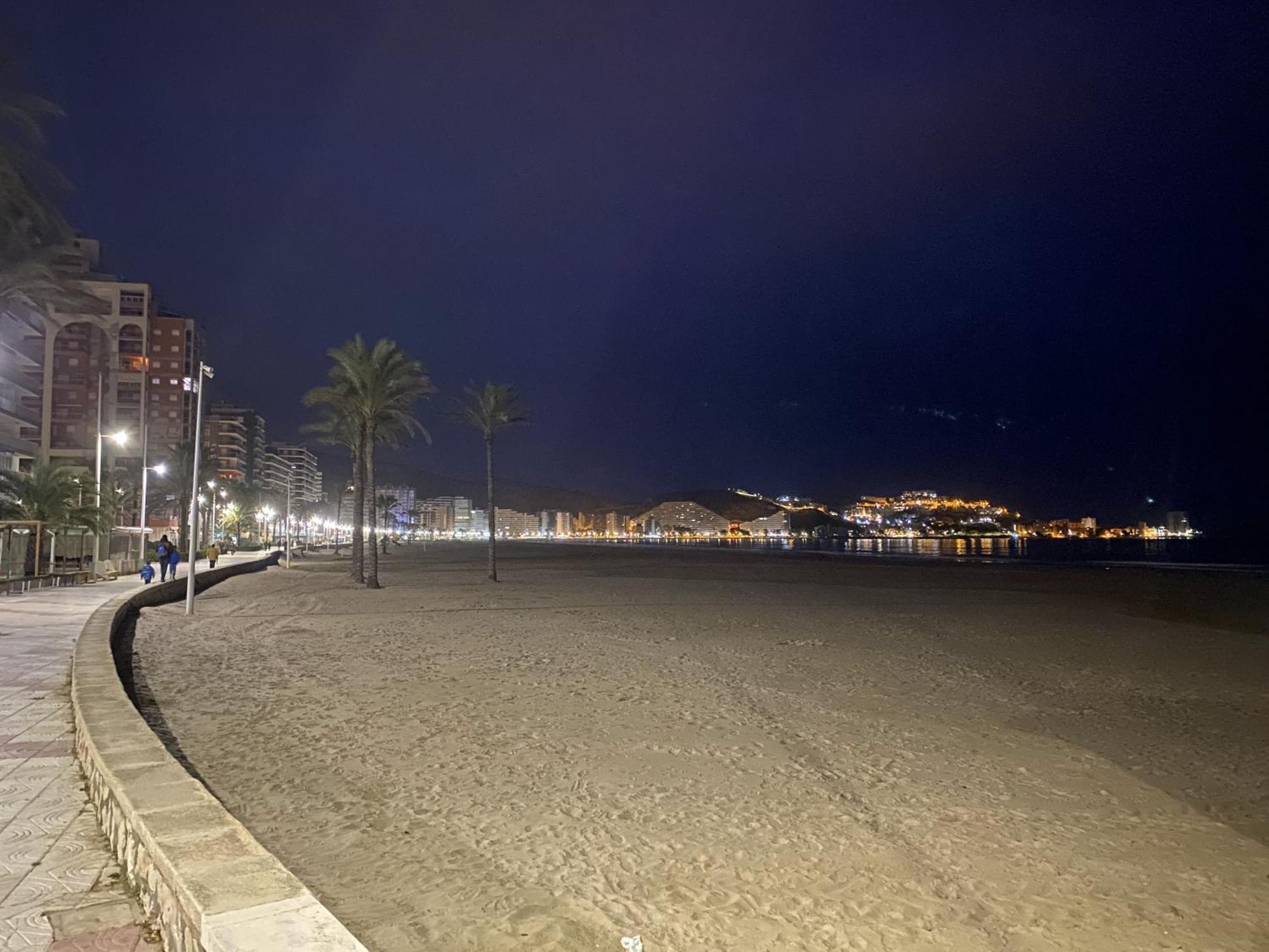 Beachfront And Cozy Apartament